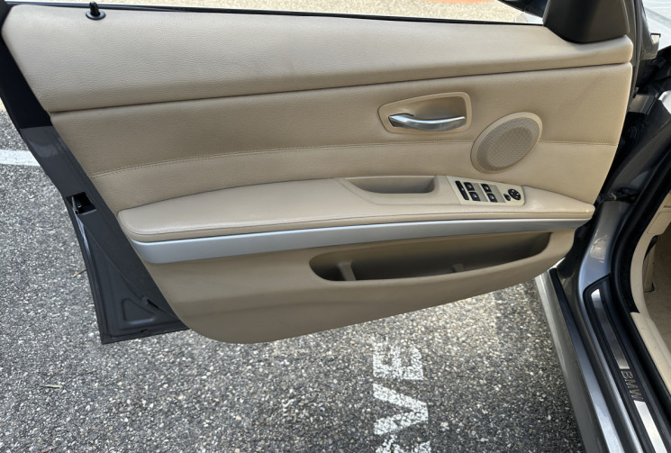 BMW Série 3 325i 218 ch Confort / Nombreux frais récents / État superbe / Caméra de recul