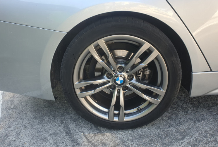 BMW Série 3 TOURING F31 LCi 318dA 150 M-SPORT / CUIR / TOIT OUVRANT / ATTELAGE