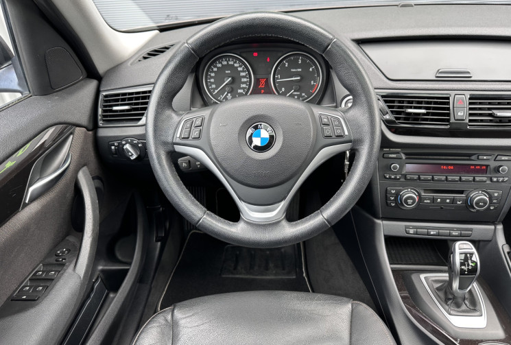 BMW X1 18d sDrive XLine Steptronic 143 cv (E84) - Attelage - Toit ouvrant
