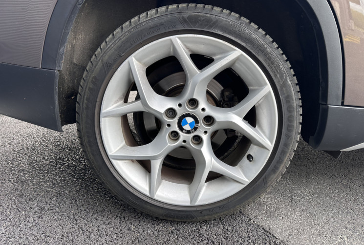 BMW X1 18d sDrive XLine Steptronic 143 cv (E84) - Attelage - Toit ouvrant
