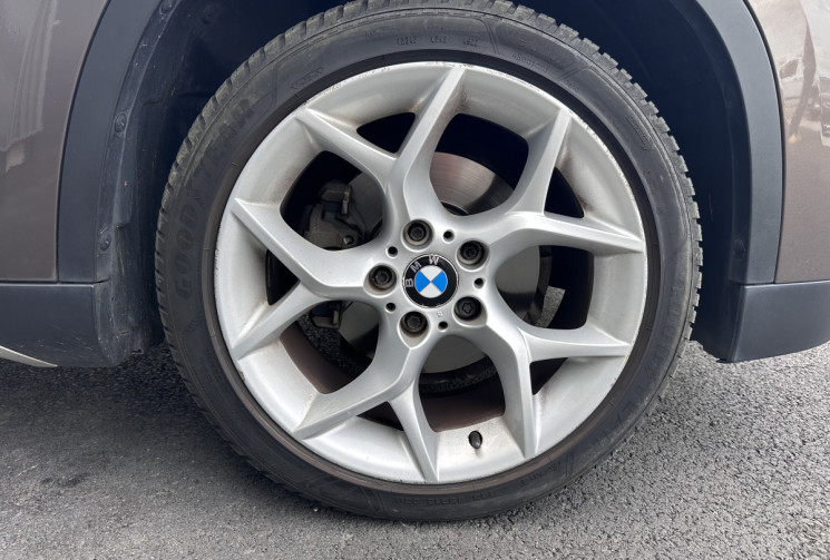 BMW X1 18d sDrive XLine Steptronic 143 cv (E84) - Attelage - Toit ouvrant