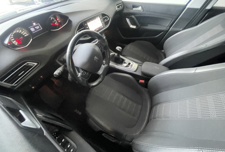 Peugeot 308 II 1.5 BlueHDi 130 ch Allure