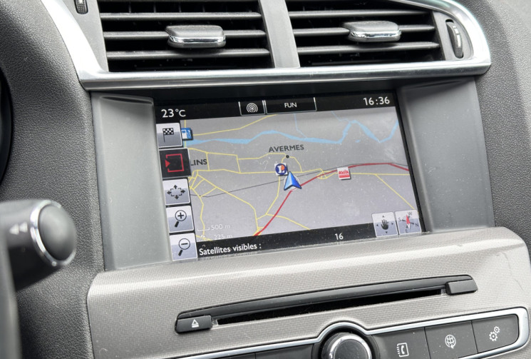 Citroën C4 1.6 BlueHDi 100 cv Millenium / attelage
