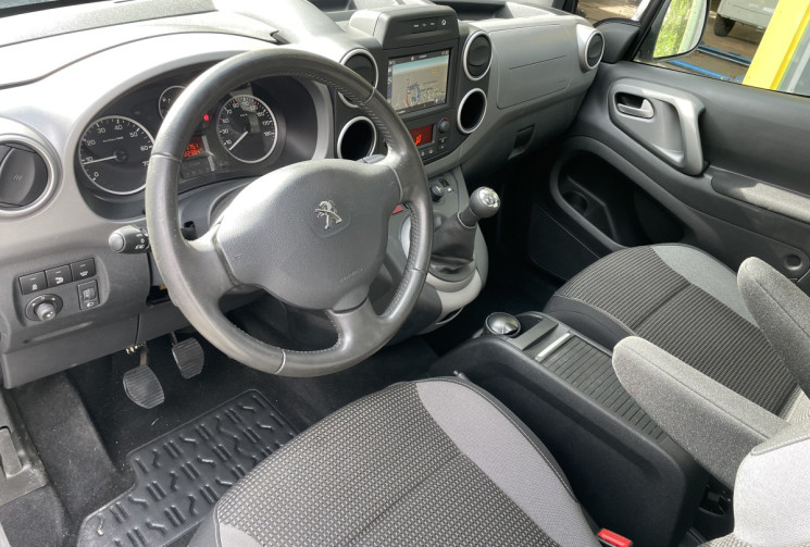 Peugeot PARTNER TEPEE B9 Phase 3 1.2 PureTech 110 ch Outdoor BVM5 *Avec toit Zénith*