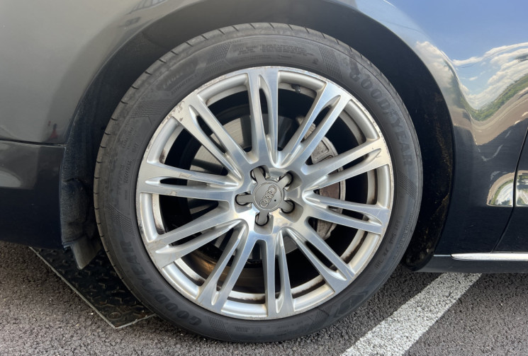 Audi A8 Limousine 3.0 TDi V6 AVUS QUATTRO Tiptronic BV8 250CH 