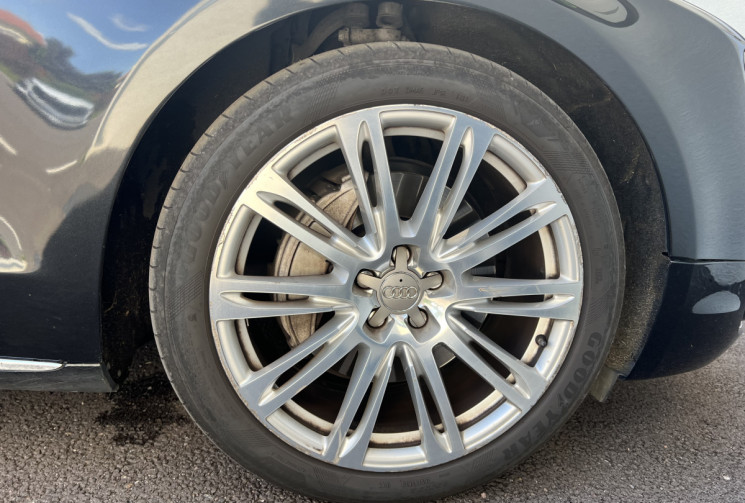 Audi A8 Limousine 3.0 TDi V6 AVUS QUATTRO Tiptronic BV8 250CH 