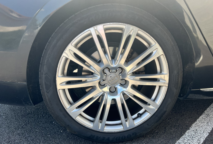 Audi A8 Limousine 3.0 TDi V6 AVUS QUATTRO Tiptronic BV8 250CH 