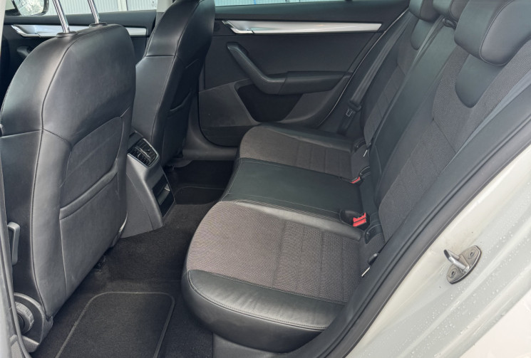 Skoda Octavia  Combi 2.0 TDI 150 Green Tec Elegance 4x4