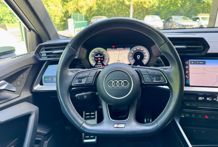 Audi A3 SPORTBACK S-Line 40 TFSIe 204 ch Plug in Hybrid S-Tronic6 / Toit ouvrant /  Garantie 08/2026