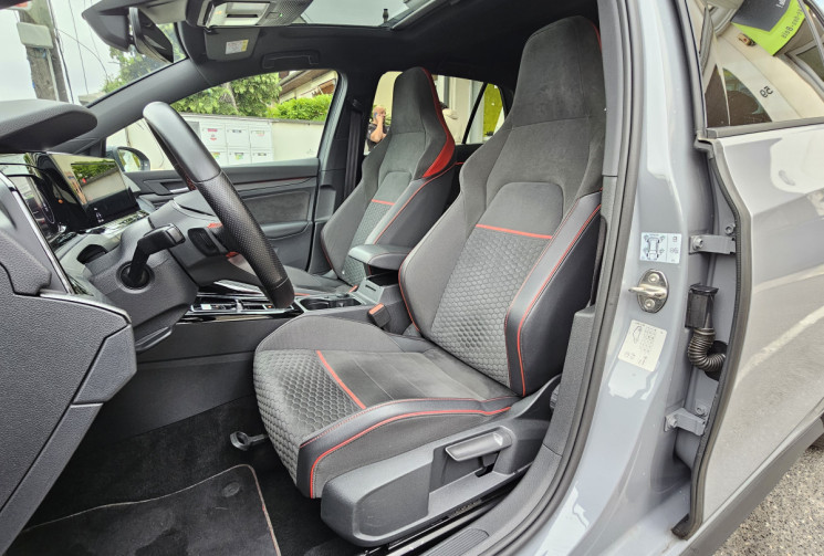 Volkswagen Golf VIII Hatchback GTI Clubsport 2.0 TSi 16V BMT DSG7 300 cv Boîte auto