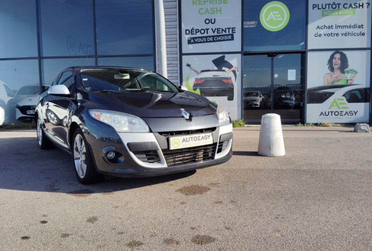 Renault Megane Coupé 1.9 dCi 130ch FAP Dynamique eco² Euro5