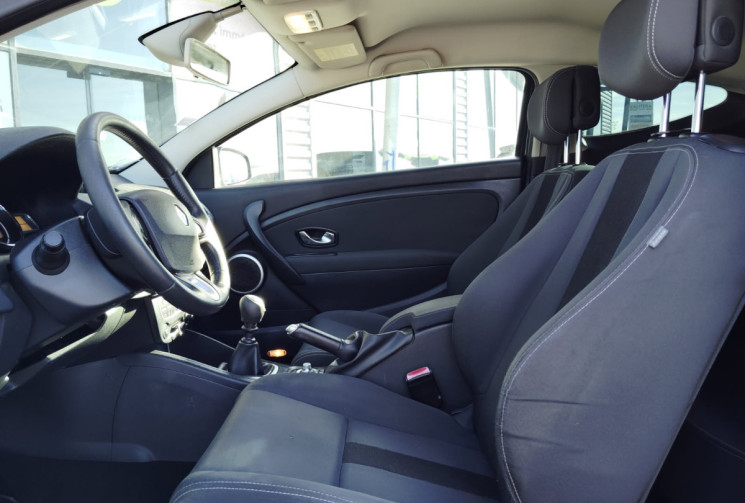 Renault Megane Coupé 1.9 dCi 130ch FAP Dynamique eco² Euro5