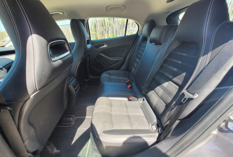Mercedes GLA 180 D SENSATION 7G-DCT