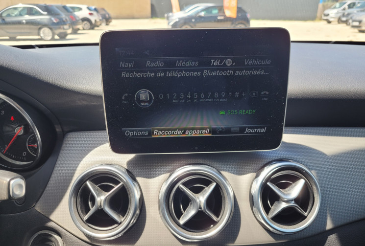 Mercedes GLA 180 D SENSATION 7G-DCT