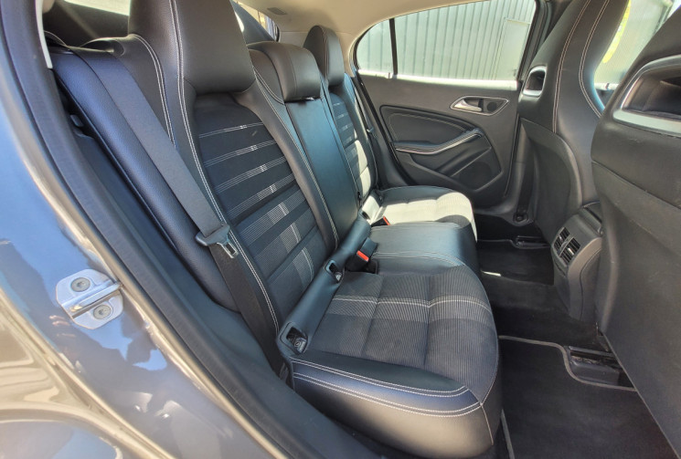 Mercedes GLA 180 D SENSATION 7G-DCT
