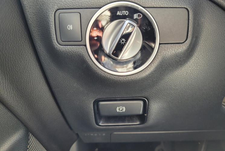 Mercedes GLA 180 D SENSATION 7G-DCT