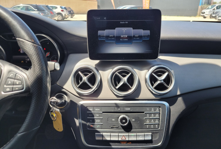 Mercedes GLA 180 D SENSATION 7G-DCT