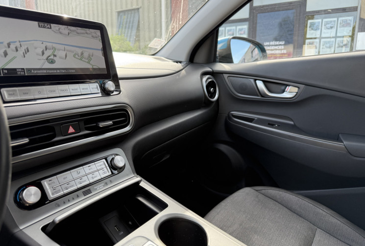 Hyundai Kona 204ch CREATIVE / CARPLAY