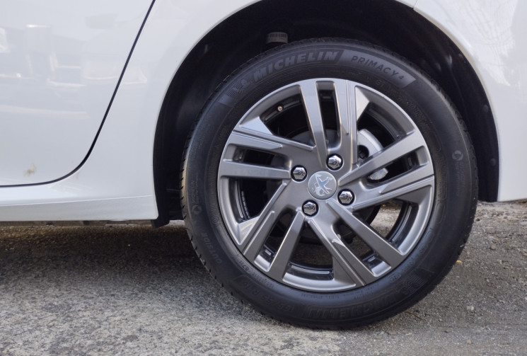 Peugeot 208 1.5 BLUE HDI 100 ALLURE PACK