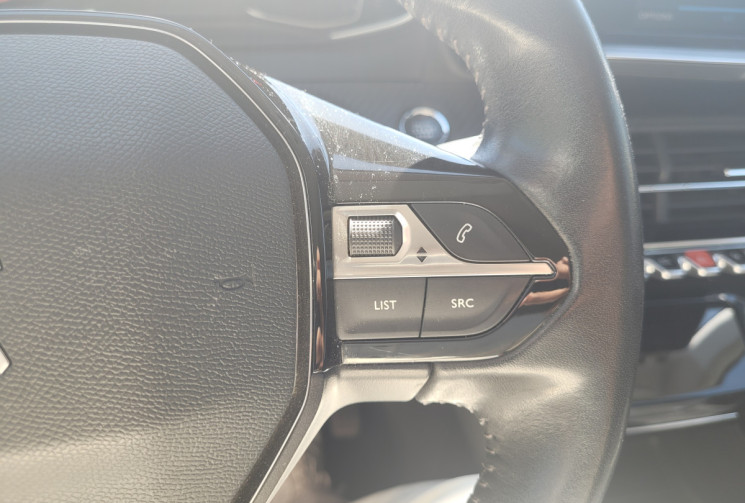 Peugeot 2008 1.2 PURETECH 100 BVM6 ALLURE / KIT DISTRIBUTION OK