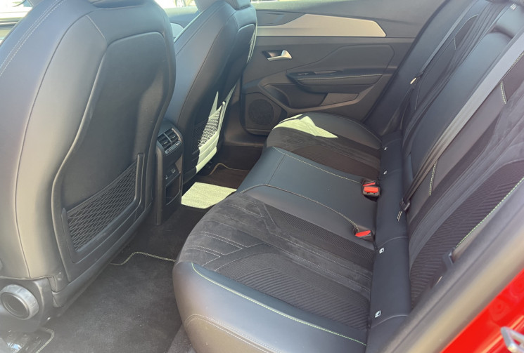 Peugeot 408 PHEV 225 ch GT e-EAT8