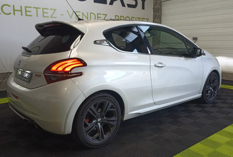 Peugeot 208 GTi Phase 2 – Toit panoramique – Bluetooth – GPS