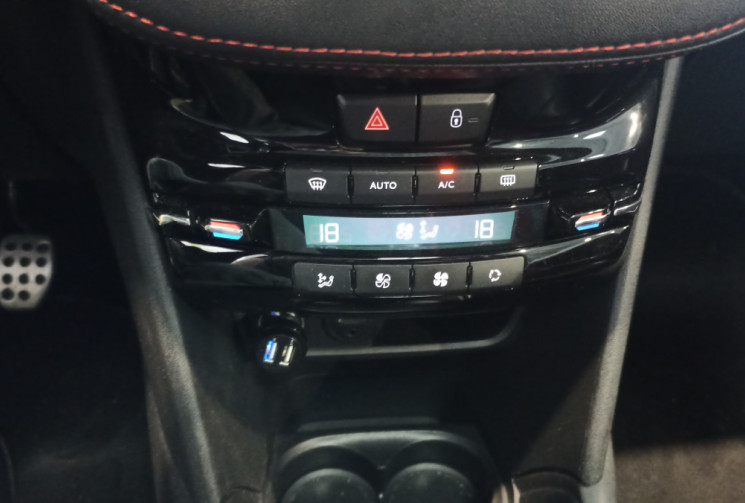 Peugeot 208 GTi Phase 2 – Toit panoramique – Bluetooth – GPS