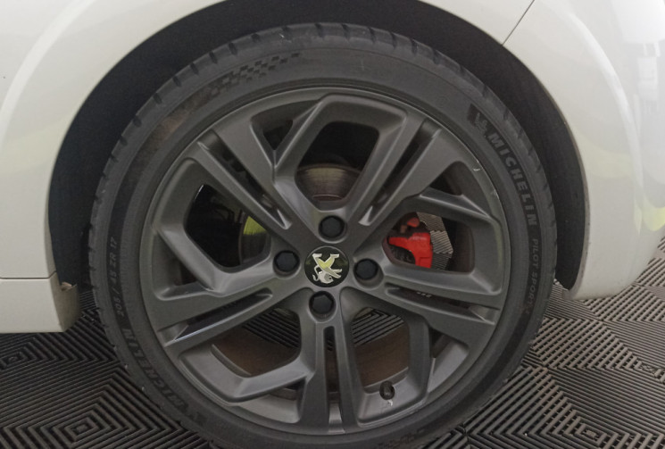 Peugeot 208 GTi Phase 2 – Toit panoramique – Bluetooth – GPS