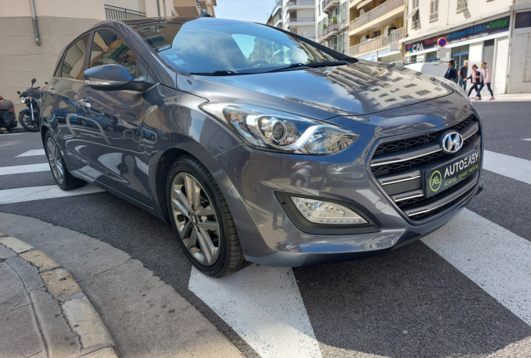 Hyundai i30 1.6 CRDI 110ch DCT7 BVA TOIT OUVRANT PANORAMIQUE