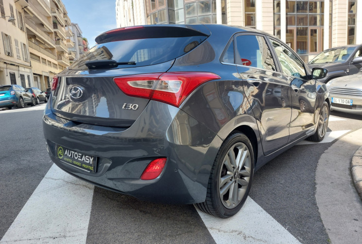 Hyundai i30 1.6 CRDI 110ch DCT7 BVA TOIT OUVRANT PANORAMIQUE