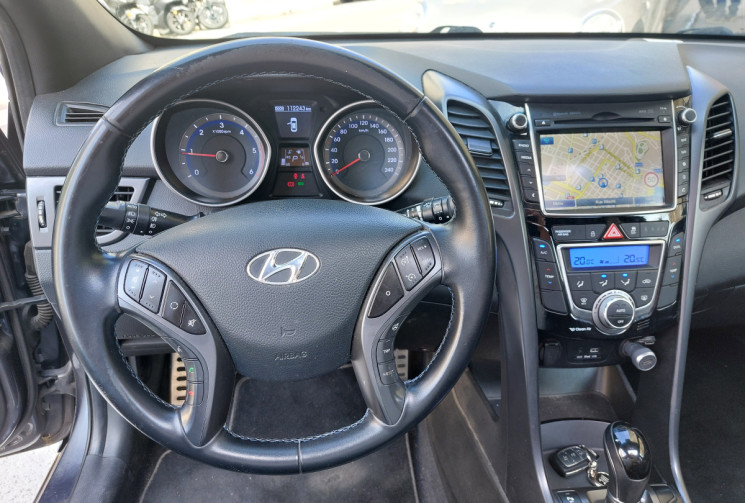 Hyundai i30 1.6 CRDI 110ch DCT7 BVA TOIT OUVRANT PANORAMIQUE