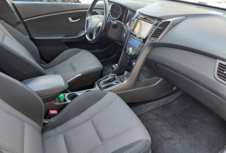 Hyundai i30 1.6 CRDI 110ch DCT7 BVA TOIT OUVRANT PANORAMIQUE