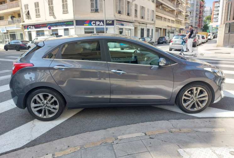 Hyundai i30 1.6 CRDI 110ch DCT7 BVA TOIT OUVRANT PANORAMIQUE