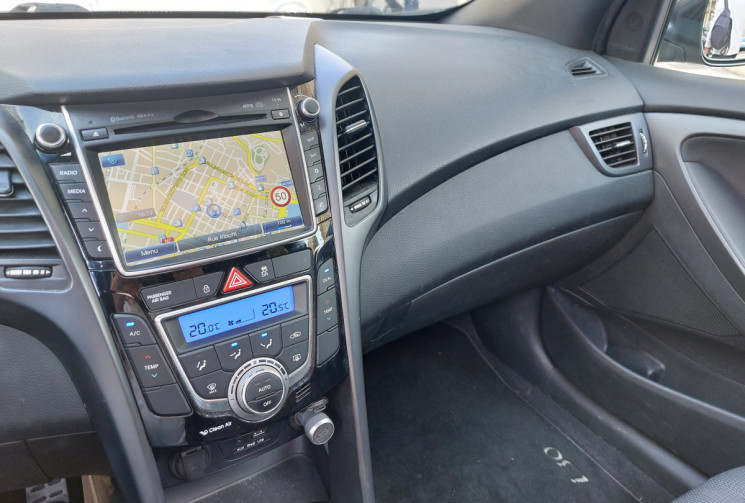 Hyundai i30 1.6 CRDI 110ch DCT7 BVA TOIT OUVRANT PANORAMIQUE