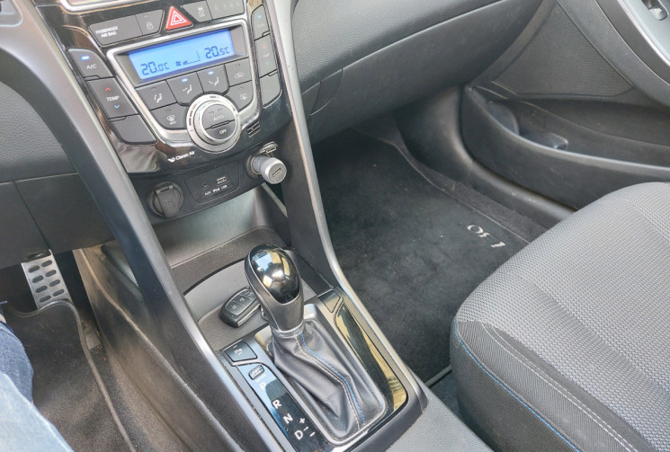 Hyundai i30 1.6 CRDI 110ch DCT7 BVA TOIT OUVRANT PANORAMIQUE