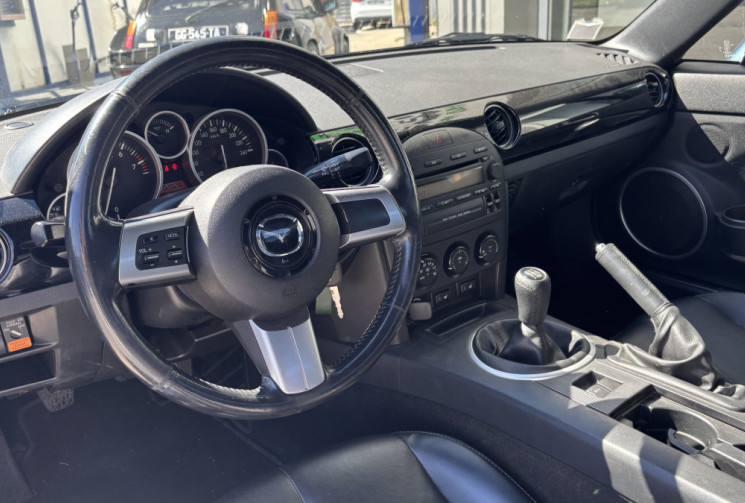 Mazda MX-5 III (NC) Cabriolet 2.0i 160