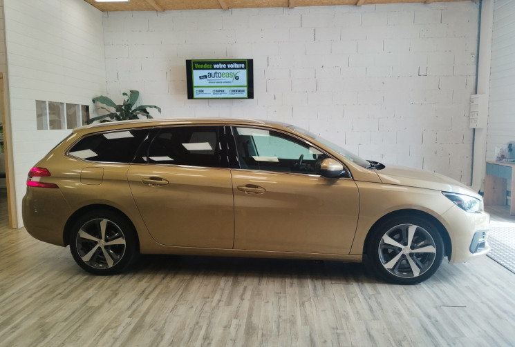 Peugeot 308 SW BlueHDi 120 CV SS EAT6 ALLURE + TOIT PANORAMIQUE EN VERRE 