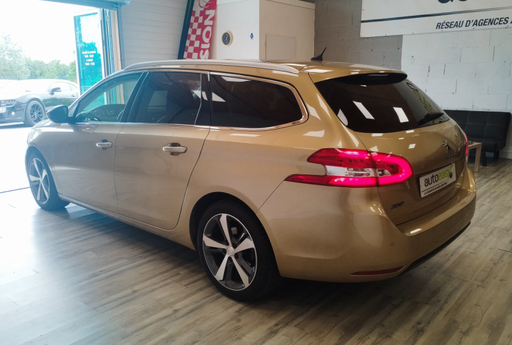 Peugeot 308 SW BlueHDi 120 CV SS EAT6 ALLURE + TOIT PANORAMIQUE EN VERRE 
