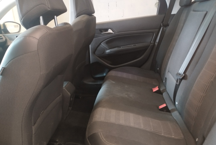 Peugeot 308 SW BlueHDi 120 CV SS EAT6 ALLURE + TOIT PANORAMIQUE EN VERRE 
