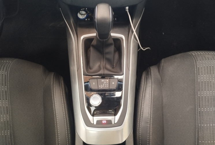 Peugeot 308 SW BlueHDi 120 CV SS EAT6 ALLURE + TOIT PANORAMIQUE EN VERRE 