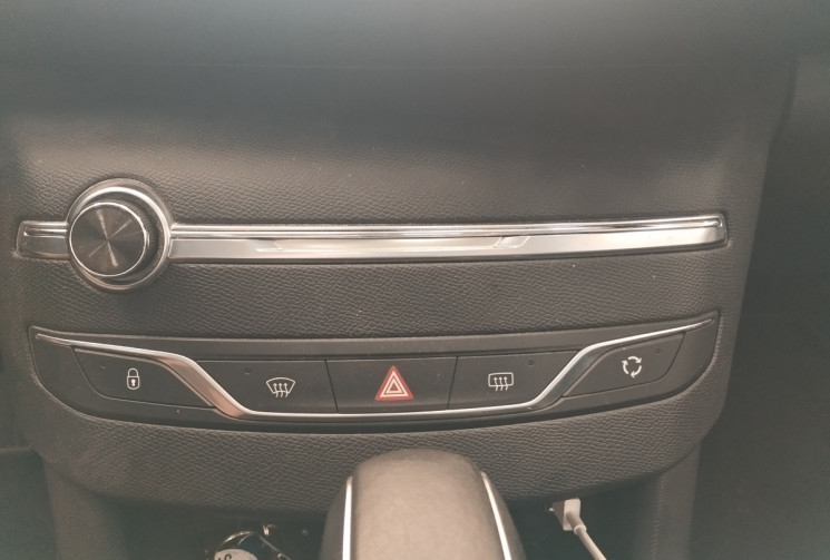 Peugeot 308 SW BlueHDi 120 CV SS EAT6 ALLURE + TOIT PANORAMIQUE EN VERRE 