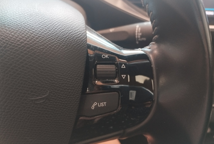 Peugeot 308 SW BlueHDi 120 CV SS EAT6 ALLURE + TOIT PANORAMIQUE EN VERRE 