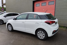 Hyundai I20 II 1.2 i 75 Initia BVM5 / 29600 Km / Attelage