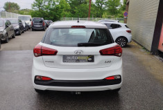 Hyundai I20 II 1.2 i 75 Initia BVM5 / 29600 Km / Attelage