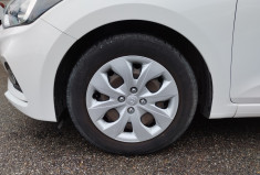 Hyundai I20 II 1.2 i 75 Initia BVM5 / 29600 Km / Attelage