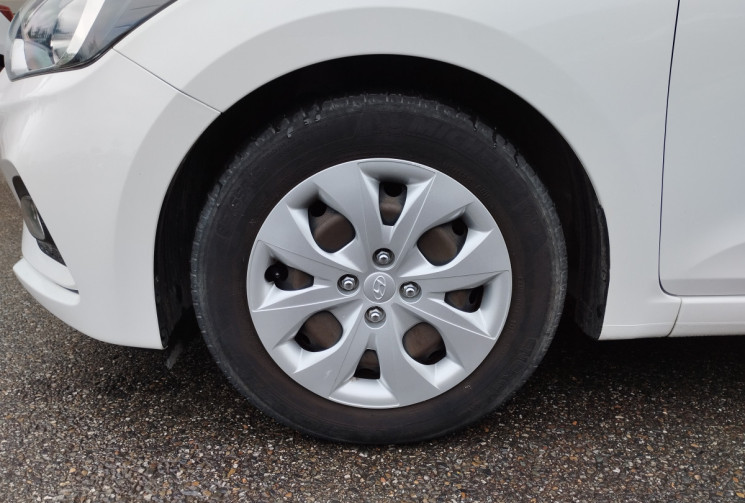 Hyundai I20 II 1.2 i 75 Initia BVM5 / 29600 Km / Attelage