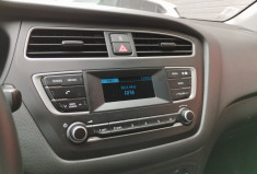 Hyundai I20 II 1.2 i 75 Initia BVM5 / 29600 Km / Attelage