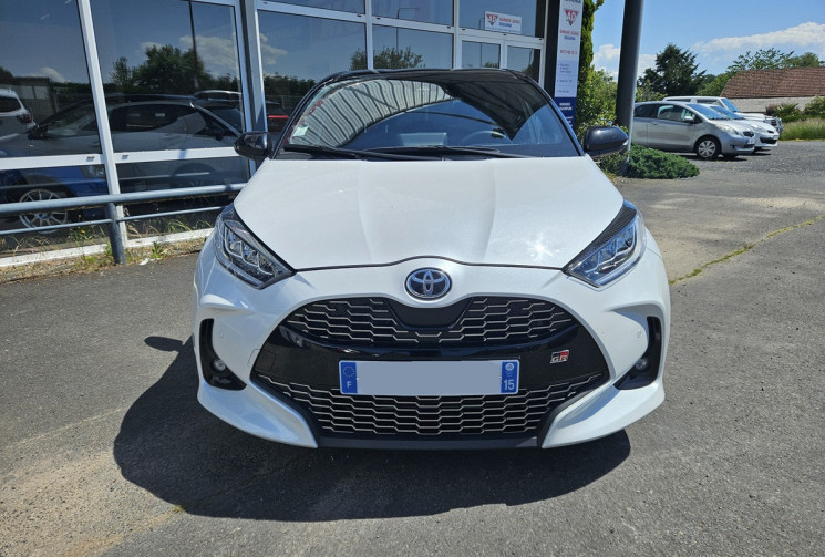 Toyota Yaris IV 1.5 116H E-CVT GR SPORT 1°M