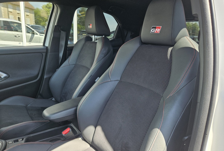 Toyota Yaris IV 1.5 116H E-CVT GR SPORT 1°M