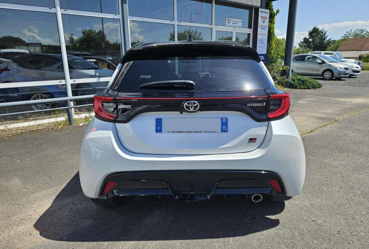 Toyota Yaris IV 1.5 116H E-CVT GR SPORT 1°M